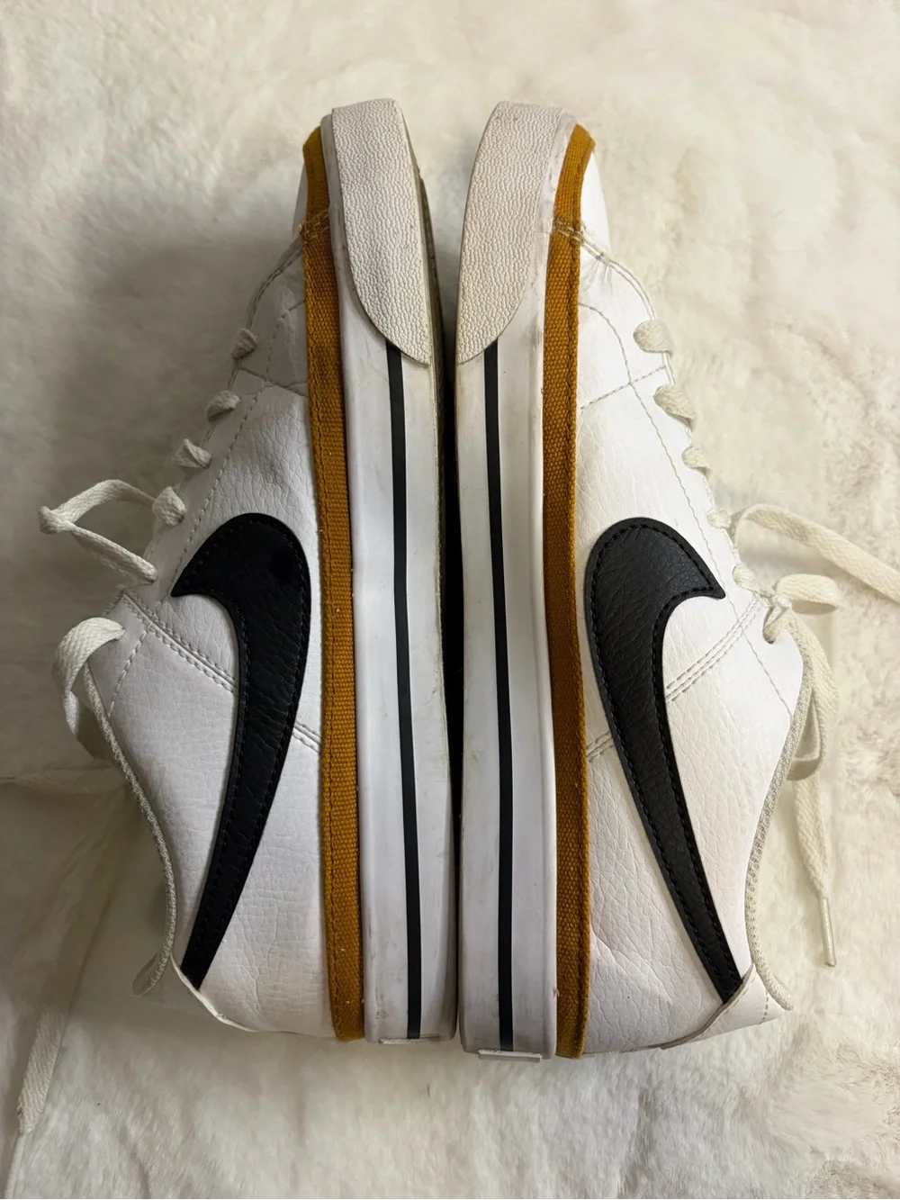 Nike court legacy